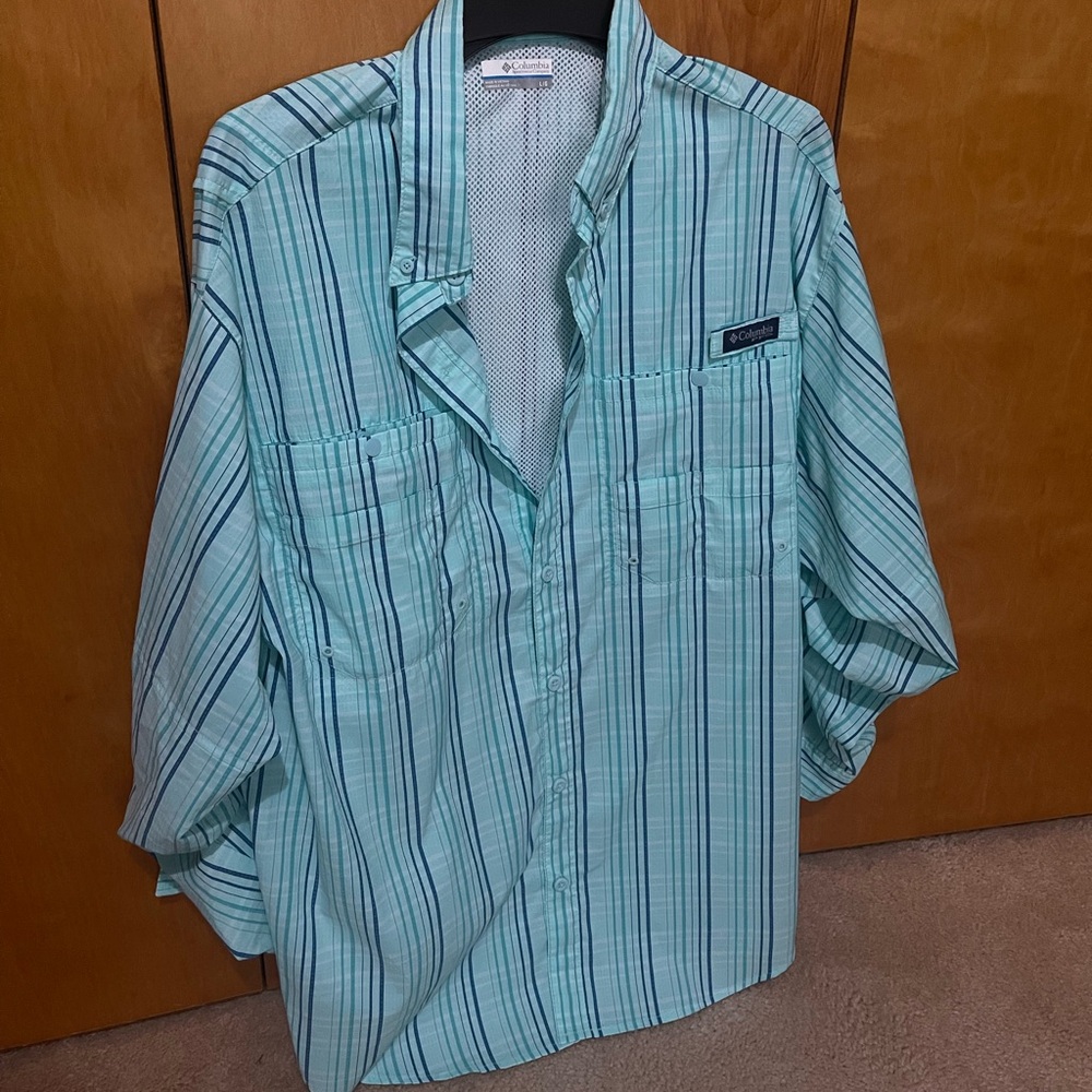 Men’s Columbia shirt